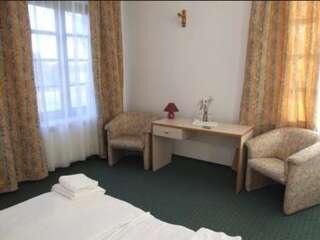 Отель Hotel Zamek Karnity Миломлын Двухместный номер с 1 кроватью или 2 отдельными кроватями-8